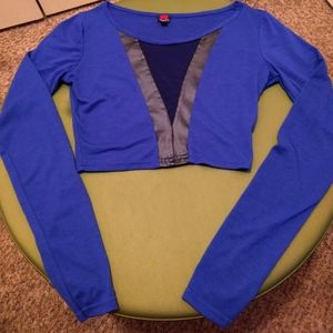 NWOT long sleeve with mesh lining in the middle!